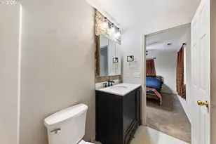 422 E 5th St, Lafayette, OR 97127 - Photo 22