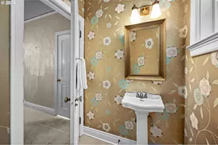 2300 SW 18th Ave, Portland, OR 97201 - Photo 16