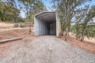 1100 Sterling Creek Rd, Jacksonville, OR 97530 - Photo 46