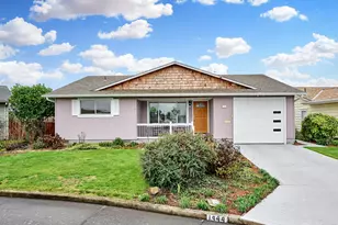 1944 Santiam Dr, Woodburn, OR 97071 - Photo 1