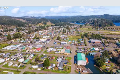 610 Park Ave, Lakeside, OR 97449 - Photo 36