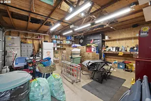 8325 NE Going Pl, Portland, OR 97220 - Photo 36