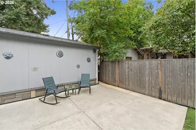 8325 NE Going Pl, Portland, OR 97220 - Photo 30
