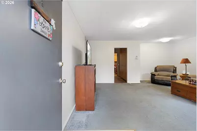 8325 NE Going Pl, Portland, OR 97220 - Photo 8