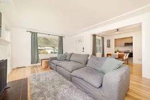 1317 NE 109th Ave, Portland, OR 97220 - Photo 4