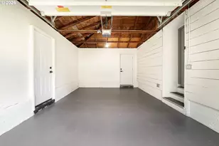 1317 NE 109th Ave, Portland, OR 97220 - Photo 14