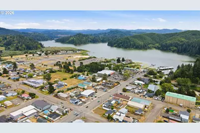 105 S 8th St, Lakeside, OR 97449 - Photo 16