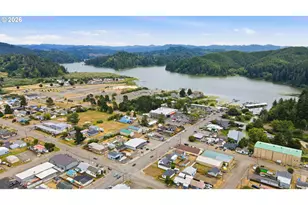 105 S 8th St, Lakeside, OR 97449 - Photo 16