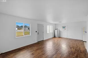 105 S 8th St, Lakeside, OR 97449 - Photo 4
