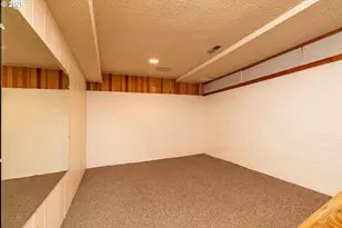 1172 SE Hawthorne Dr, Roseburg, OR 97470 - Photo 30
