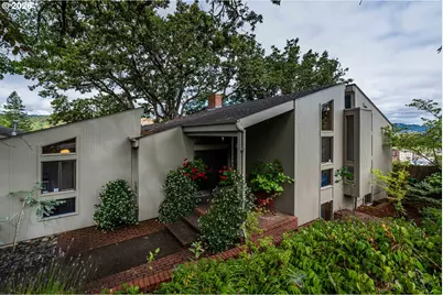 1172 SE Hawthorne Dr, Roseburg, OR 97470 - Photo 2