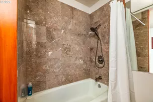 1172 SE Hawthorne Dr, Roseburg, OR 97470 - Photo 20