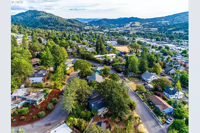 1172 SE Hawthorne Dr, Roseburg, OR 97470 - Photo 46
