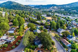 1172 SE Hawthorne Dr, Roseburg, OR 97470 - Photo 46