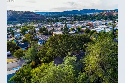 1172 SE Hawthorne Dr, Roseburg, OR 97470 - Photo 46