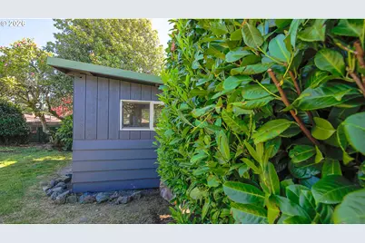 853 W 15th St, Coquille, OR 97423 - Photo 40