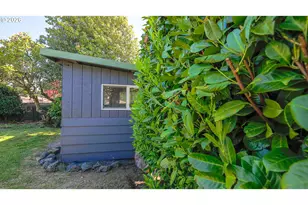 853 W 15th St, Coquille, OR 97423 - Photo 40