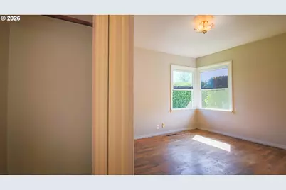 853 W 15th St, Coquille, OR 97423 - Photo 16