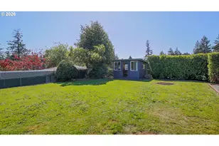 853 W 15th St, Coquille, OR 97423 - Photo 28