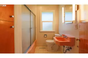 853 W 15th St, Coquille, OR 97423 - Photo 16