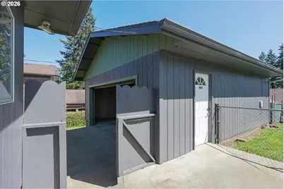 853 W 15th St, Coquille, OR 97423 - Photo 30