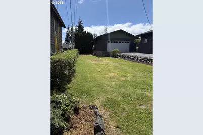 853 W 15th St, Coquille, OR 97423 - Photo 38