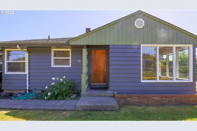 853 W 15th St, Coquille, OR 97423 - Photo 6