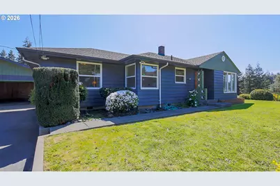 853 W 15th St, Coquille, OR 97423 - Photo 4