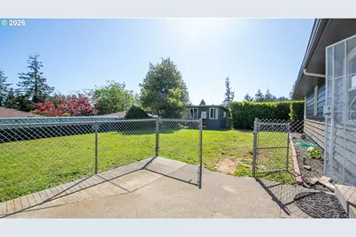 853 W 15th St, Coquille, OR 97423 - Photo 28
