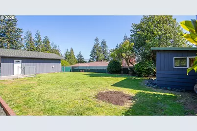 853 W 15th St, Coquille, OR 97423 - Photo 30