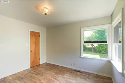 853 W 15th St, Coquille, OR 97423 - Photo 18