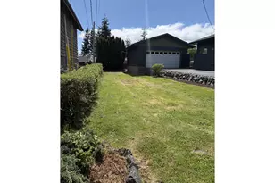 853 W 15th St, Coquille, OR 97423 - Photo 38