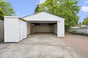 6811 SE 87th Ave, Portland, OR 97266 - Photo 36