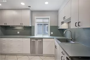 6811 SE 87th Ave, Portland, OR 97266 - Photo 20