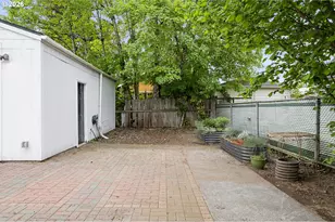 6811 SE 87th Ave, Portland, OR 97266 - Photo 8