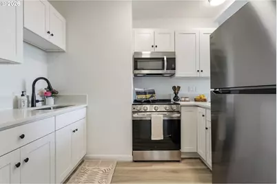 708 N Killingsworth St #12, Portland, OR 97217 - Photo 8
