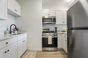708 N Killingsworth St, Portland, OR 97217 - Photo 8