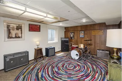 13704 SE Salmon St, Portland, OR 97233 - Photo 36