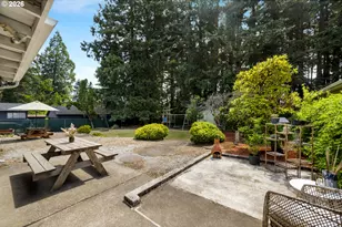 13704 SE Salmon St, Portland, OR 97233 - Photo 40
