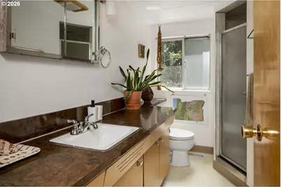 13704 SE Salmon St, Portland, OR 97233 - Photo 32