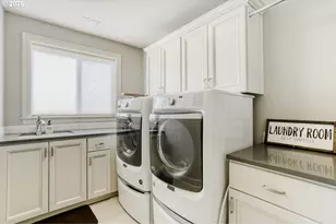 9809 SE Nicholas Dr, Happy Valley, OR 97086 - Photo 20