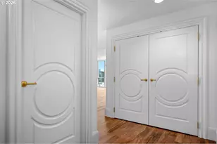 1221 SW 10th Ave, Portland, OR 97205 - Photo 2