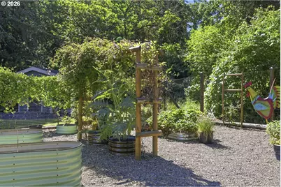 4000 E 24th Ave, Eugene, OR 97403 - Photo 32