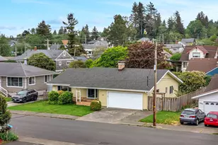 1460 4th St, Astoria, OR 97103 - Photo 28