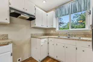 1460 4th St, Astoria, OR 97103 - Photo 6