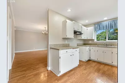 1460 4th St, Astoria, OR 97103 - Photo 4