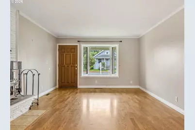 1460 4th St, Astoria, OR 97103 - Photo 8