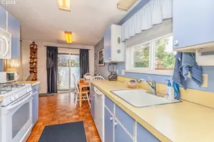 1387 NW Riverview Ave, Gresham, OR 97030 - Photo 8