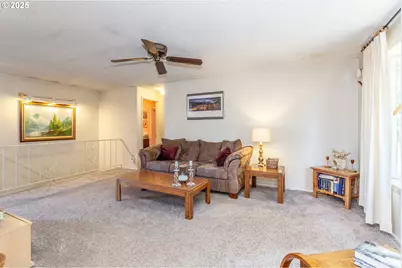 1387 NW Riverview Ave, Gresham, OR 97030 - Photo 4