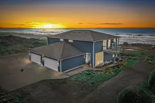 680 Coolidge Ln, Yachats, OR 97498 - Photo 2
